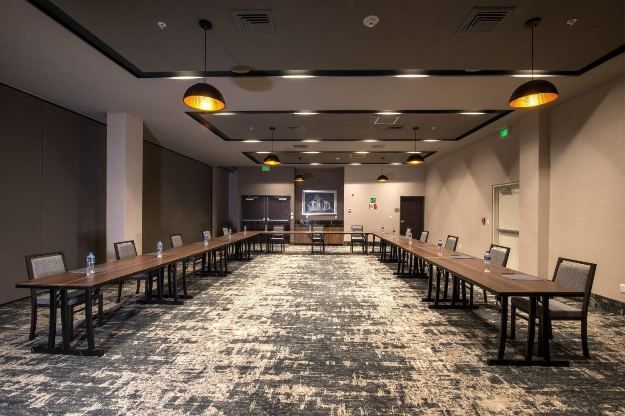 Courtyard By Marriott San Luis Potosi, Los Lagos Buitenkant foto