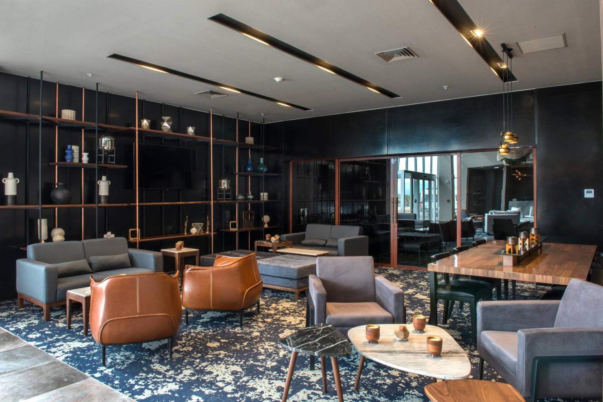 Courtyard By Marriott San Luis Potosi, Los Lagos Buitenkant foto