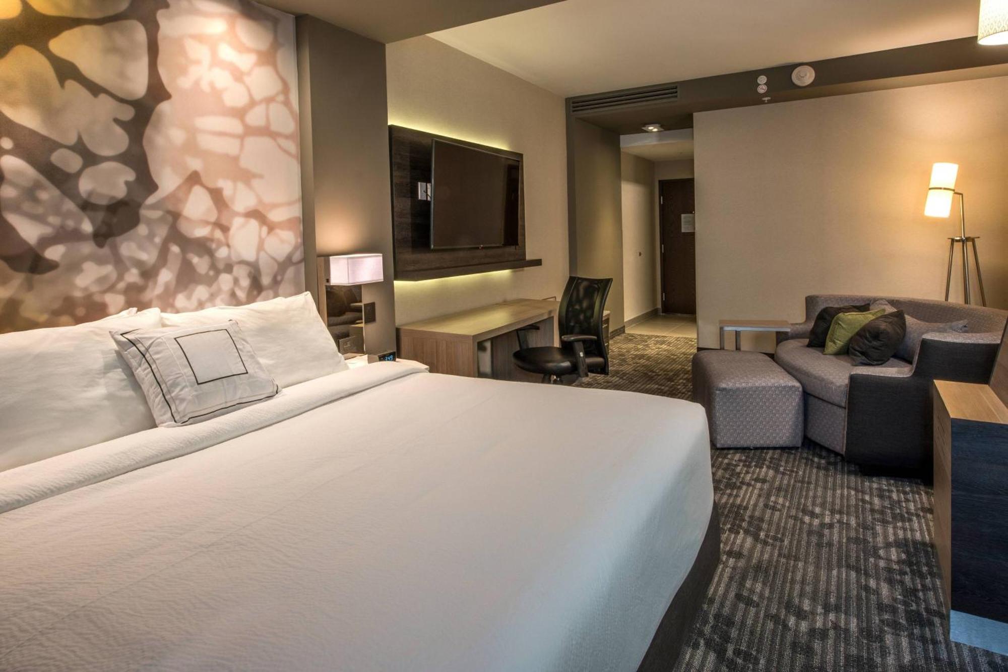 Courtyard By Marriott San Luis Potosi, Los Lagos Buitenkant foto