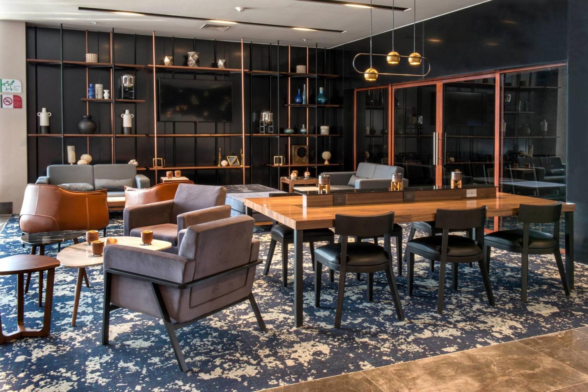 Courtyard By Marriott San Luis Potosi, Los Lagos Buitenkant foto