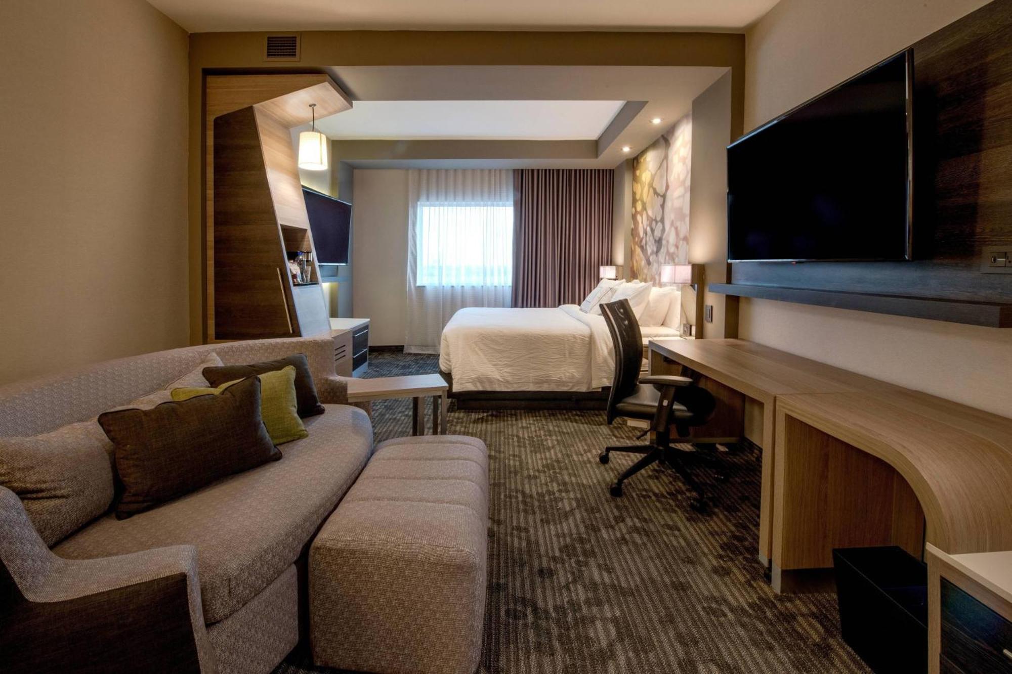 Courtyard By Marriott San Luis Potosi, Los Lagos Buitenkant foto