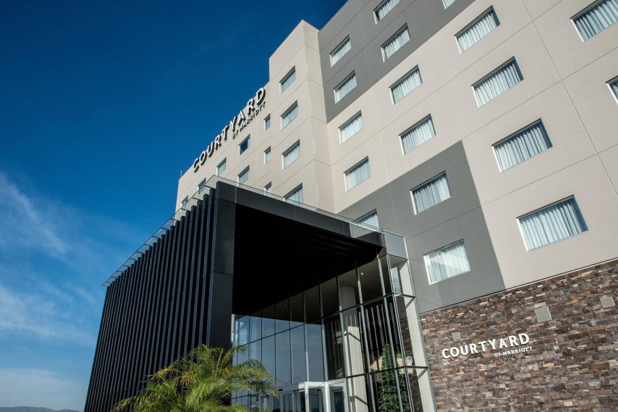 Courtyard By Marriott San Luis Potosi, Los Lagos Buitenkant foto